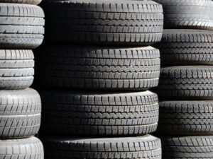 中古タイヤの買取と、オークションサイトを使った販売方法